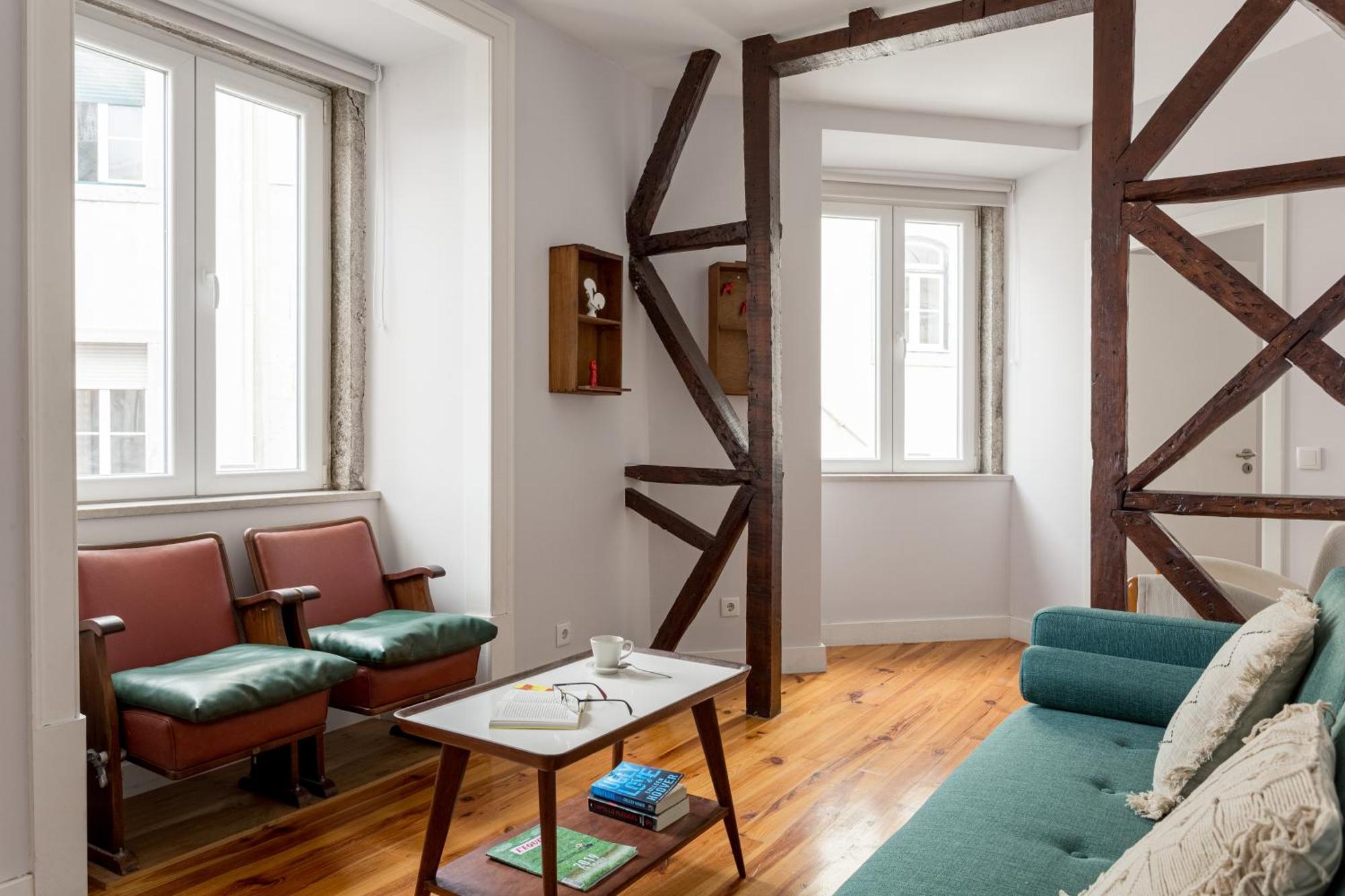 Апартаменты Joivy Inviting Flat Next To Carmo Convent Лиссабон Экстерьер фото