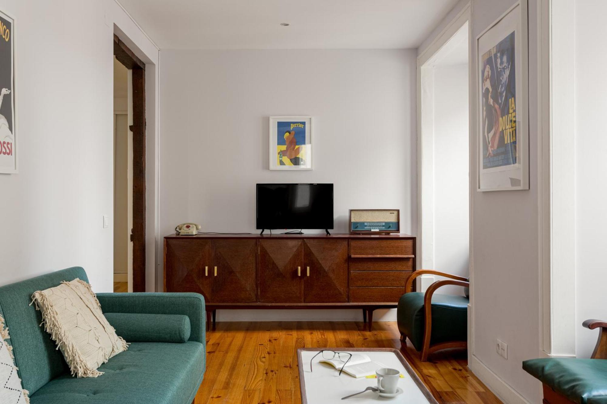 Апартаменты Joivy Inviting Flat Next To Carmo Convent Лиссабон Экстерьер фото